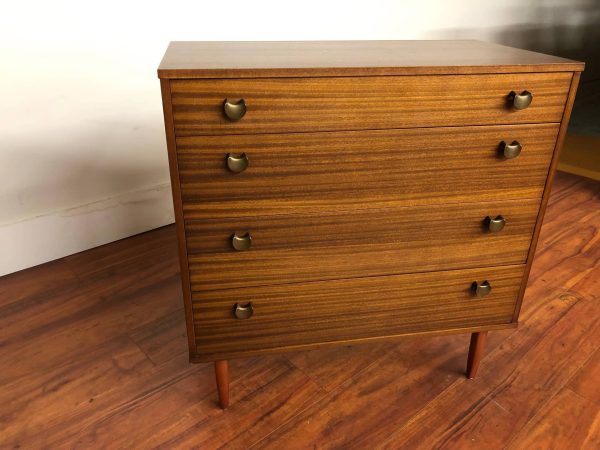 SOLD – Mid Century Vintage 4 Drawer Dresser